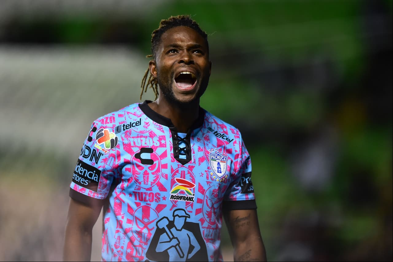 León logro su primera victoria del campeonato ante un Pachuca que marchaba con pase perfecto bajo el mando de Guillermo Almada.
