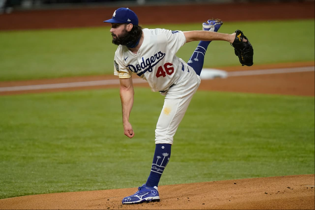 El cambio de pitcher en los Rays sentencia el partido y los Dodgers consiguen remontar la desventaja de 1-0 para vencer 1-3 a los Rays y consiguen su sexta campeonato de Serie Mundial.