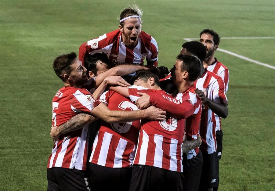 Athletic se lleva la victoria ante Ibiza 2-1, tras partido muy cerrado. Los de Bilbao hacen la diferencia con gol de Raúl García y, al último minuto, la anotación de Unaí Nuñez hace que su equipo califique a Octavos de Final de la Copa del Rey.