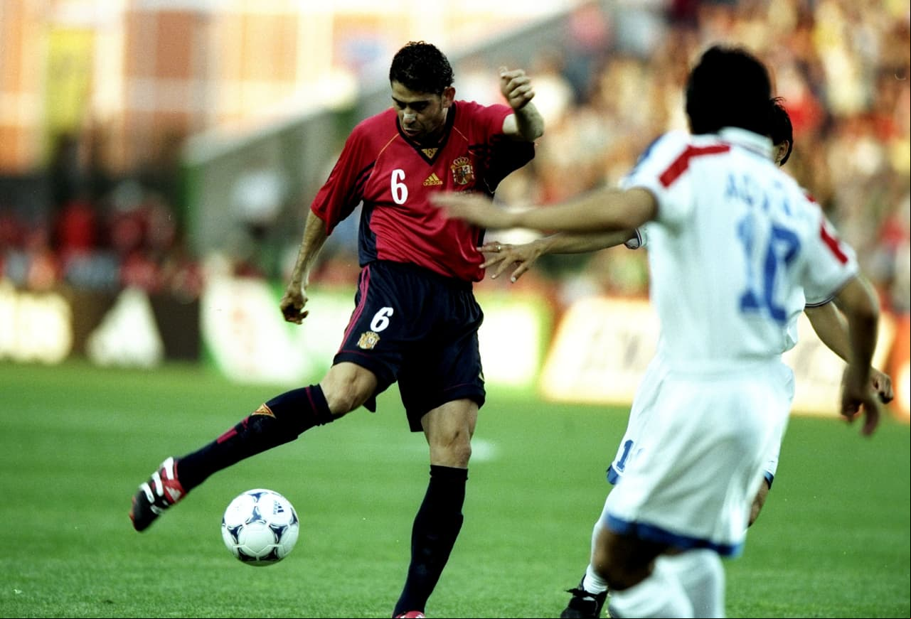 <b>5</b> Fernando Hierro 29 goles