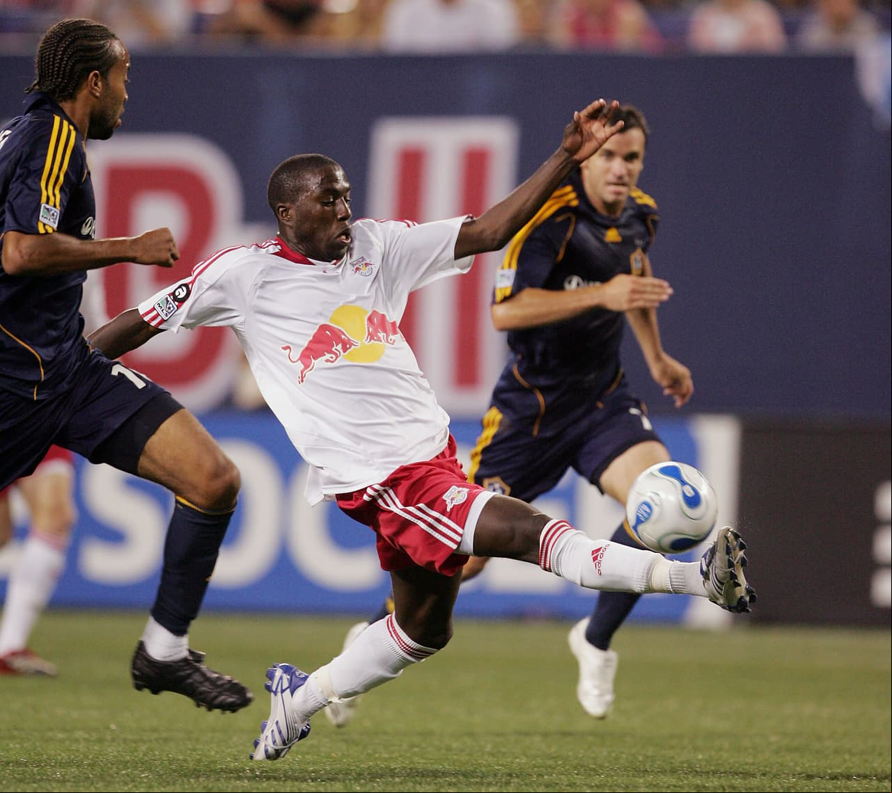 Por su fortaleza y calidad futbolística fue elegido en el draft por el New York Red Bulls en la temporada 2006.
