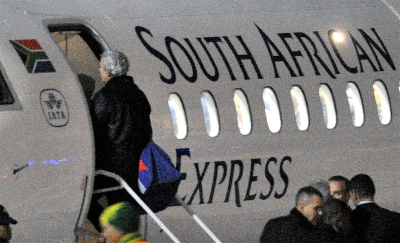 Luego de ser subcampeones en 2006, los ses se devolvieron a casa de Sudáfrica eliminados en primera ronda en medio de una actuación decepcionante y la consiguiente salida de Domenech de la dirección técnica.