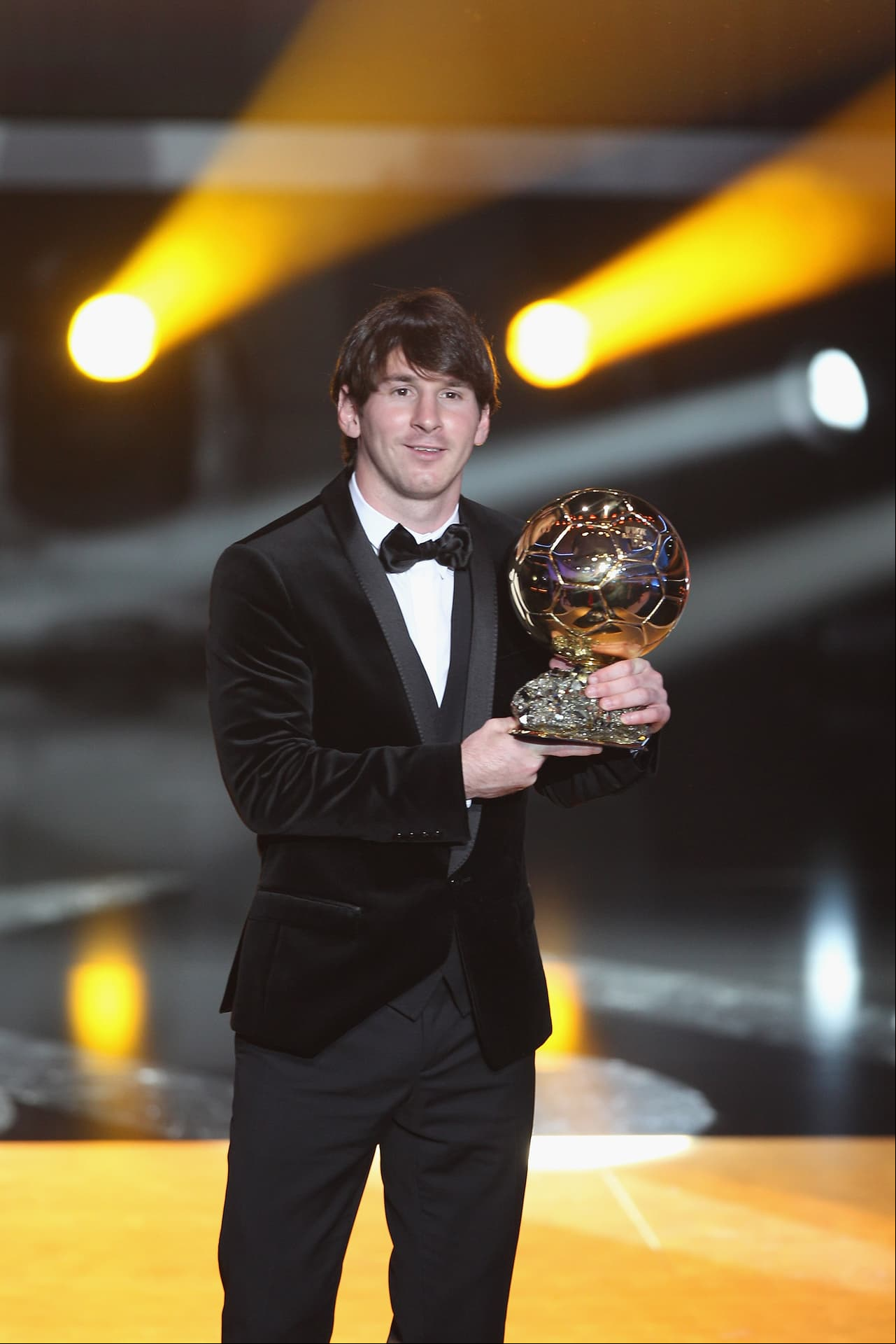 En 2010,  Football y Fifa hicieron una alianza para entregar en conjunto el Balón de Oro. El argentino Lionel Messi volvió a recibirlo en una temporada en la que fue campeón de la Liga de España y de la Supercopa de España.