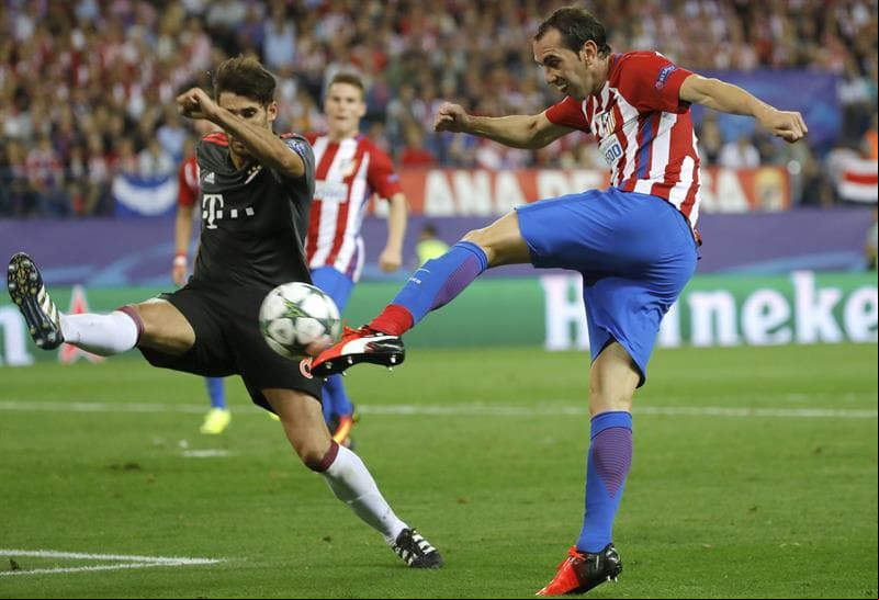 El uruguayo Diego Godín volvió a ser el líder del fortín defensivo de Atlético de Madrid en su triunfo 1-0 contra Bayern Munich.