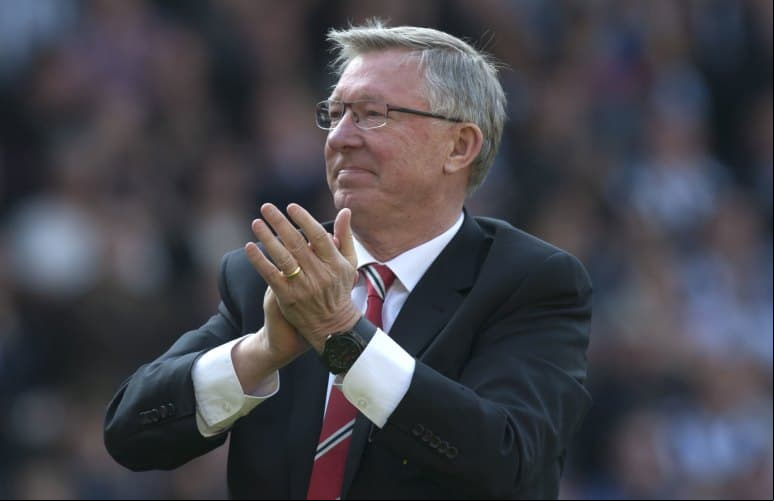 Alex Ferguson insultó a sus jugadores por no firmar autógrafos


