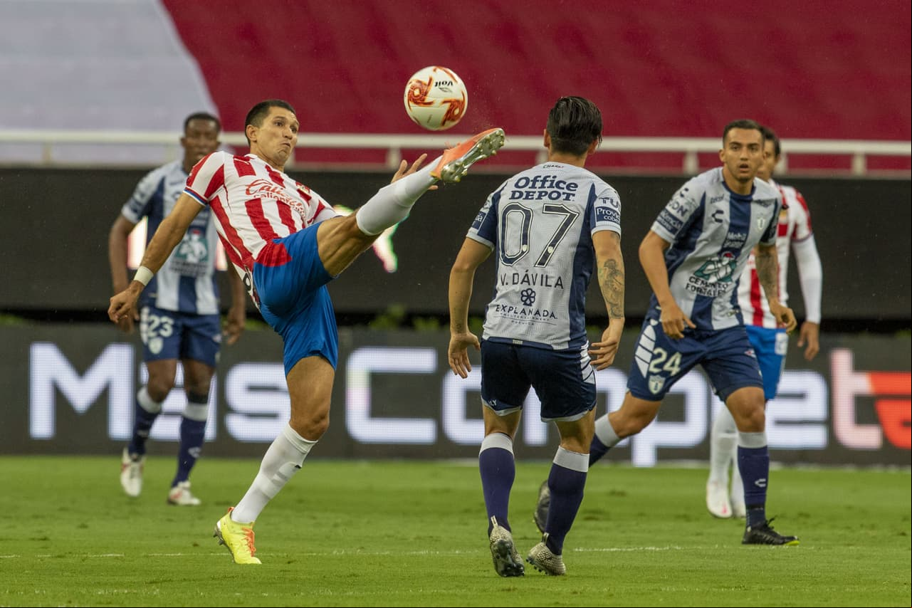 Rebasados los primeros 10’ del partido, no conseguían generar jugadas de peligro.