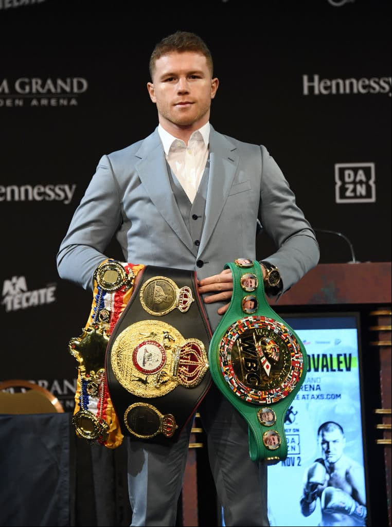 En el tercer lugar quedó 
<b>‘Canelo’ Álvarez</b> que por 11 peleas entre 2018 y 2023 firmó un contrato de $365 millones de dólares por los derechos de transmisión.
