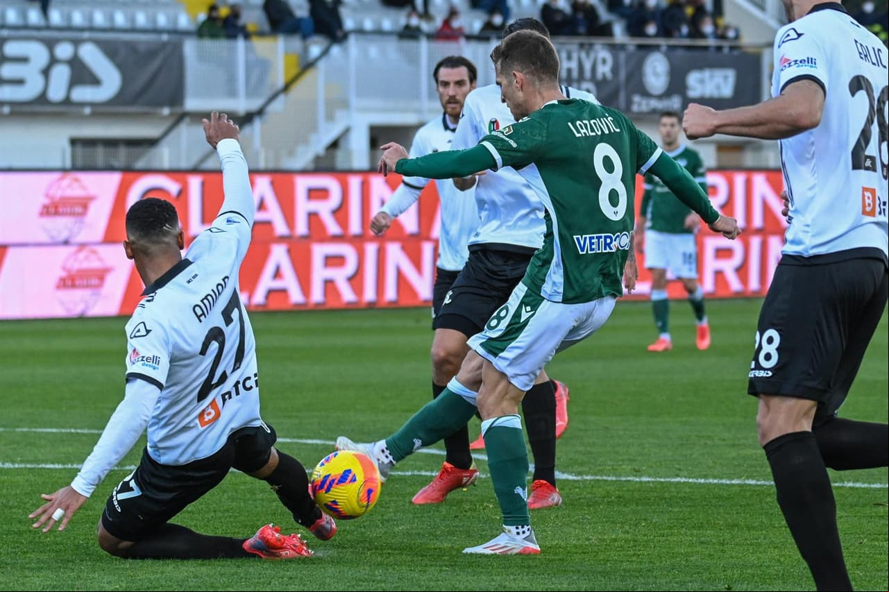 Hellas Verona se impone al Spezia 2-1 durante la Jornada 20 en la Serie A. Gianluca Caprari anotó doblete para darle la victoria a su equipo, uno de ellos fue gracias a la asistencia del 'Cholito' Simeone.
