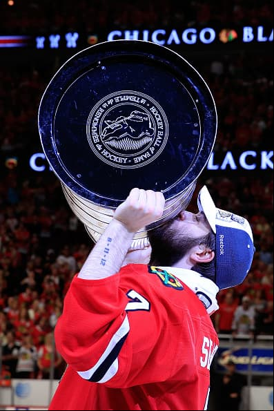 Desde el 1938 los Chicago Blackhawks no ganaban en su propia casa. Este es el tercer título en seis años