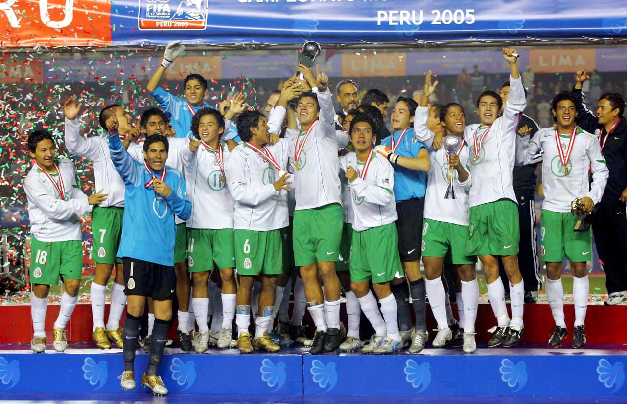 Fue en 2005 cuando un grupo de jóvenes levantaron a un país tras conseguir la primera Copa del Mundo en el certamen de Sub 17 en Perú y aquí te decimos qué fue de los primeros campeones mexicanos Sub 17.