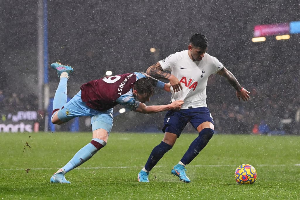 Totteham cae ante el penúltimo equipo de la tabla en la Premier League, Burnley, con marcador de 1-0, partido pendiente de la J13. El único gol de la tarde fue por parte de Ben Mee al 71'.