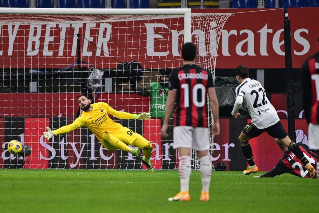 Chiesa (18’) abrió el marcador para Juventus, Calabria (41’) empataba y Chiesa (62’) recuperaba la ventaja. Apareció el estadounidense Weston McKennie (76’) para sellar el tirunfo de los de Pirlo. Juventus llegó a 30 unidades y ya ocupa el cuarto sitio en la competición; Milan se mantiene en la punta con 37.