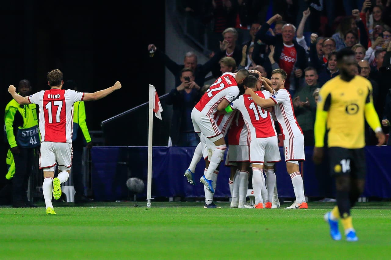 De haber fichado para el Ajax, Lainez pudo sumar a su palmarés un título de Liga, uno de Copa y otro de Supercopa.