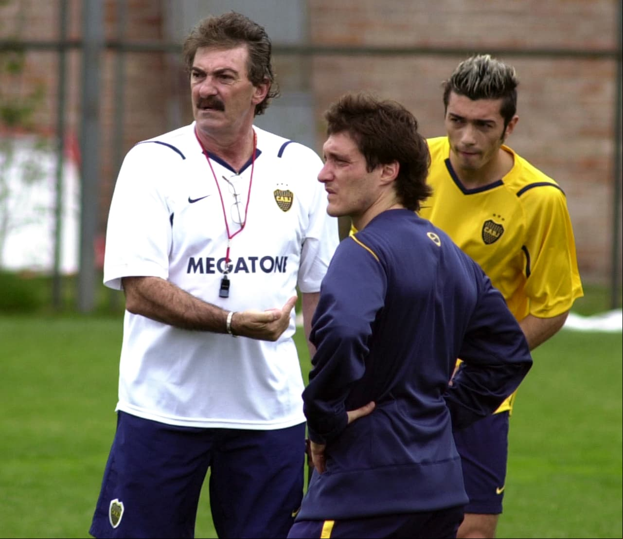 En 2006 fue dirigido por Ricardo Antonio La Volpe, con quien no hubo mucha química y a Boca Juniors le sacaron un campeonato de la bolsa.