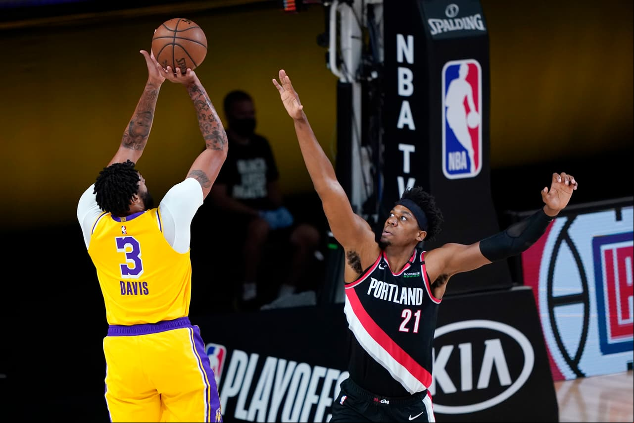 Anthony Davis dio uno de sus mejores partidos. Anotó 43 puntos.