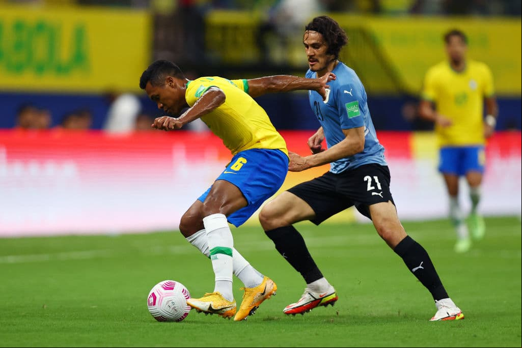 Neymar brilla en Brasil y con un gol y dos asistencias lleva de la mano a la verde amarella para vencer 4-1 a Uruguay.