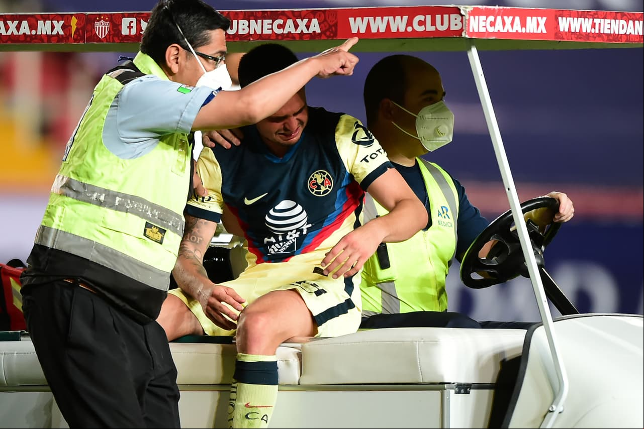 Nicolás Benedetti abandonó el partido frente al León en llanto gracias a una nueva lesión del colombiano.