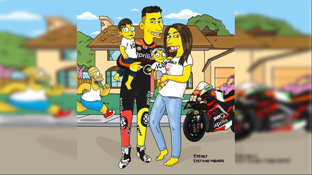 El piloto Aleix Espargo a lo Simpson con su familia.