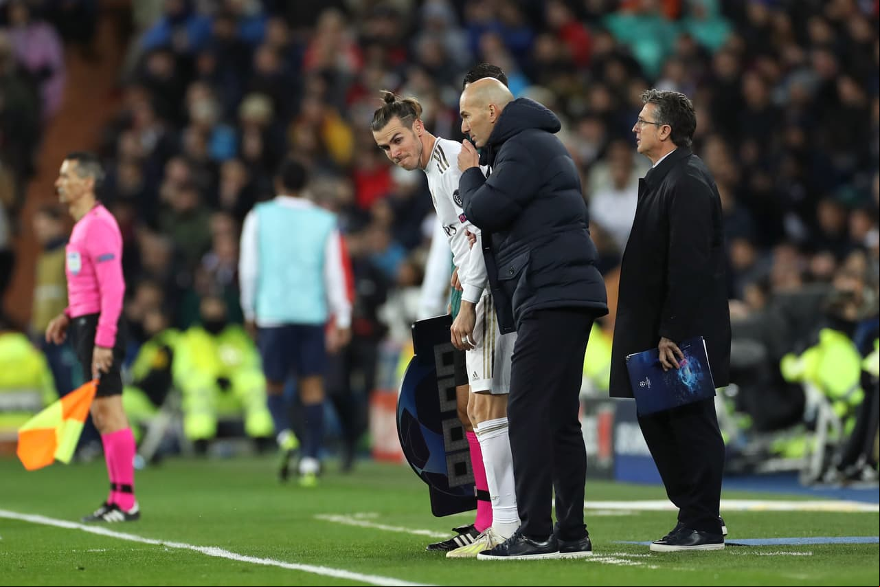 Bale entró al partido a pesar de las controversias y realizó un tiro libre espectacular que casi termina en gol.