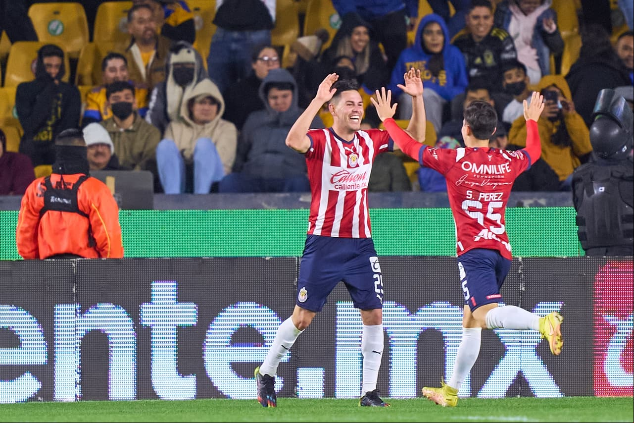 Chivas viene de atrás para pasar a la Final de la Copa por México mientras que Toluca y la Máquina no se hacen daño