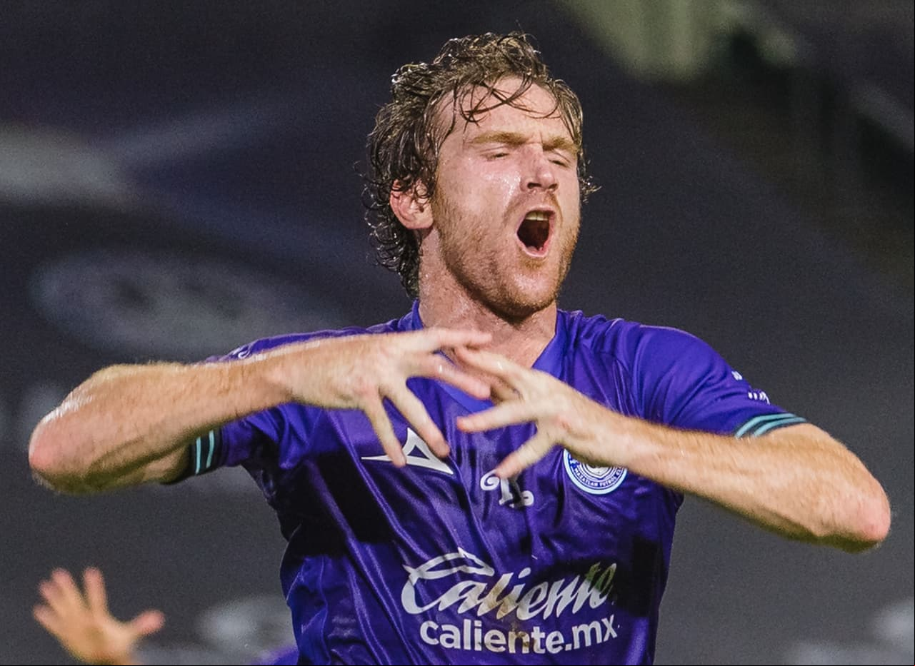 Aristeguieta estuvo atento a un rechace en el área para marcar su doblete en el partido.