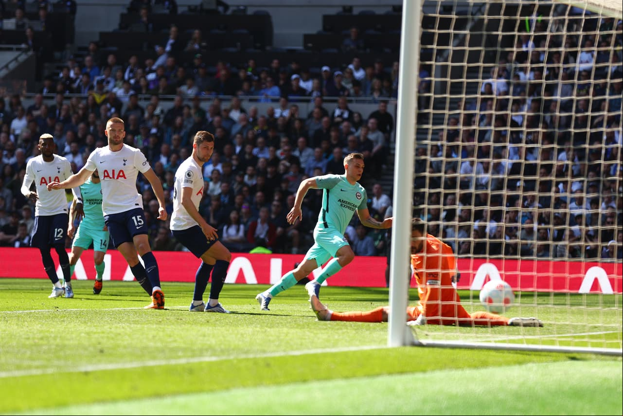 Brighton derrotó 0-1 al Tottenham de último minuto con gol de Leandro Trossard en la Jornada 33.