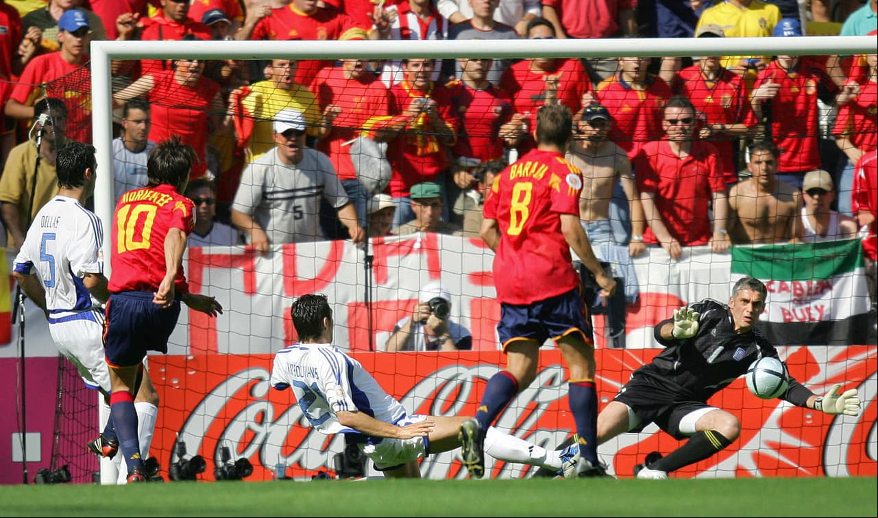 <b>6</b> Fernando Morientes 27 goles
