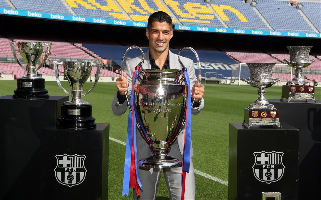 Entre lágrimas y palabras emotivas, el uruguayo se despidió del club al cual perteneció por seis años y siendo el tercer máximo anotador en la historia del Barcelona.
