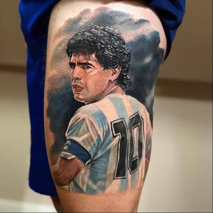 Diego Armando Maradona es el mejor jugador de la historia del futbol y el deportista más reconocido en Argentina; por ello, es también el más tatuado entre sus seguidores.