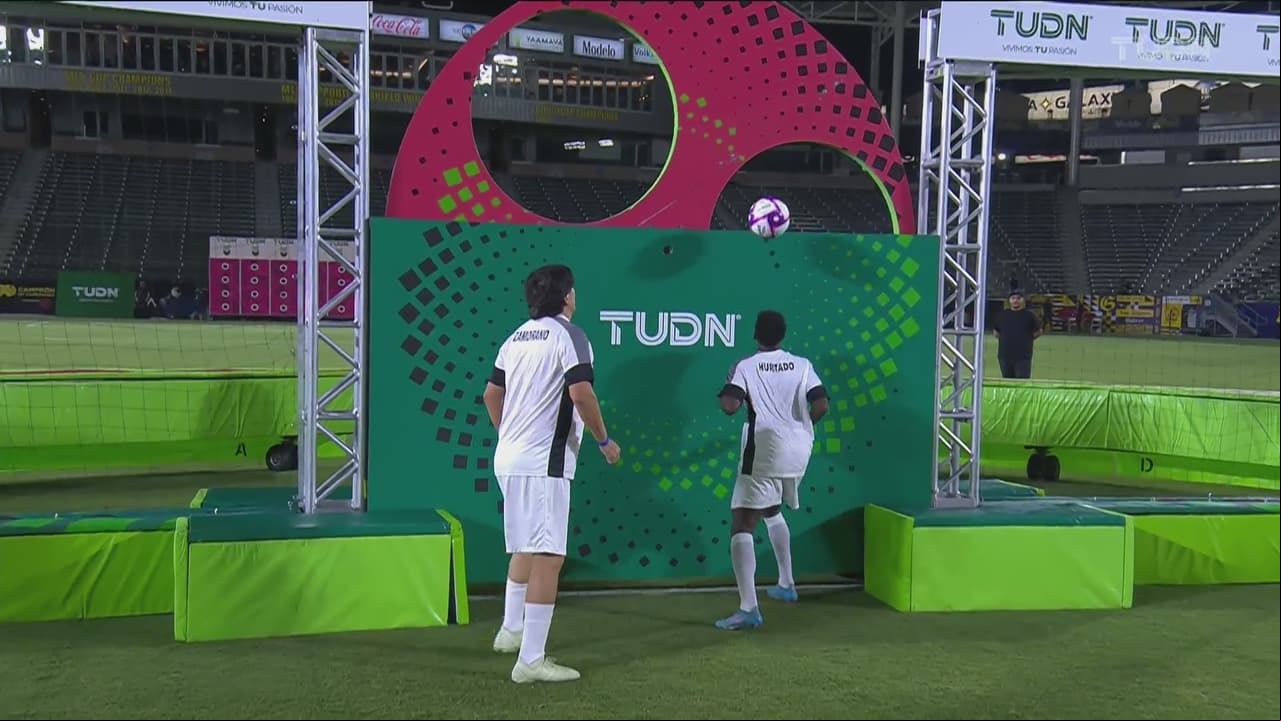 Stoichkov, Zamorano, Ramón Morales, Avilés Hurtado, Mané de la Parra y muchos más participaron en las dinámicas que pusieron a prueba su calidad y talento con el balón.