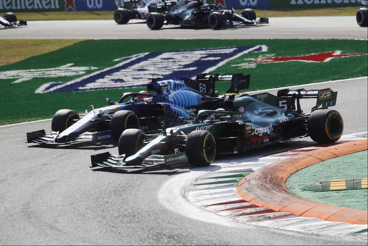 Daniel Ricciardo se lleva el Gran Premio de Italia y, en segundo lugar llegó su compañero Lando Norris, dandole a McLaren el uno dos en el podio. Max Verstappen y Lewis Hamilton tuvieron un incidente al inicio de la carrera, dejándolos fuera, mientras que Sergio Pérez llegó en tercer lugar pero tras una penalización, cayó a la quinta posición.