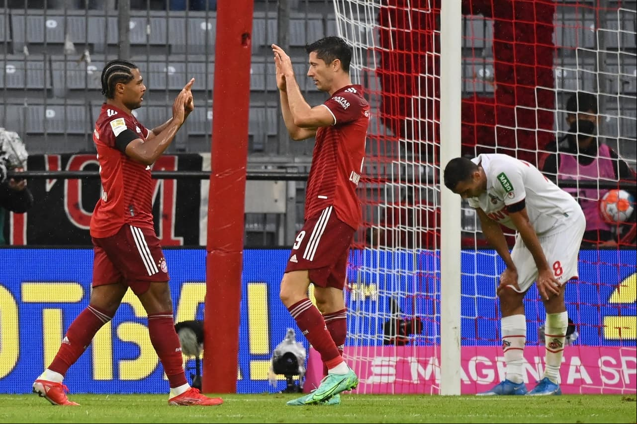 Bayern Munich suma su primera victoria en la Bundesliga sobre Koln. Ya en la segunda mitad, Robert Lewandowski abrió el marcador (50') y Serge Gnabry marcó doblete en el encuentro (58', 71'). Para los visitantes, Anthony Modeste marcó al 60', y enseguida cayó el de Mark Uth al 62'.