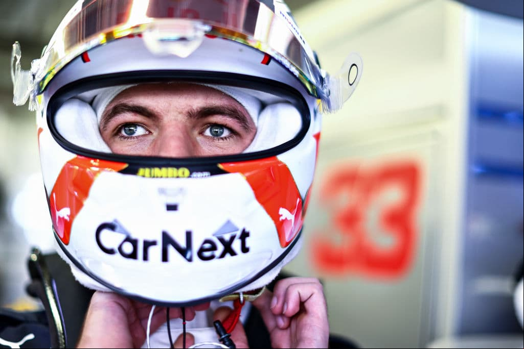 En la primer práctica, Bottas se llevó el primer lugar con 1:18.341, seguido de su compañero Lewis Hamilton (1:18.417) y Max Verstappen (1:18.464). Para la segunda práctica, las cosas camnbiaron un poco, El neerlandés Max Verstappen fue el más rápido con un tiempo de 1:17.301, mientras que Bottas lo persiguió con 1:17.725, Hamilton fue tercero con 1:17.810 y ‘Checo’ Pérez repitió la cuarta posición superando su tiempo de las primeras prácticas con 1:17.871.
