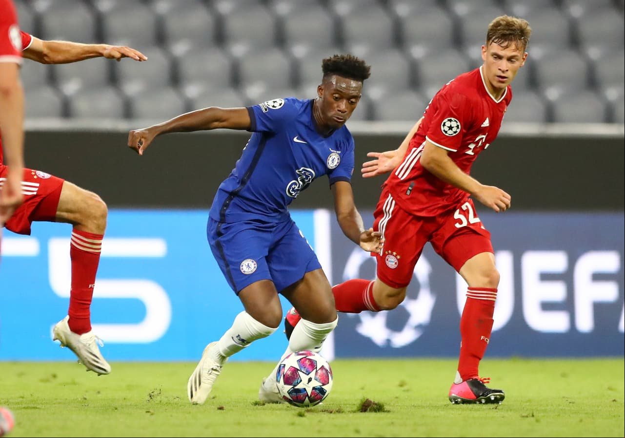 Hudson-Odoi marcó el descuento para Chelsea con un tiro colocado desde fuera del área grande.