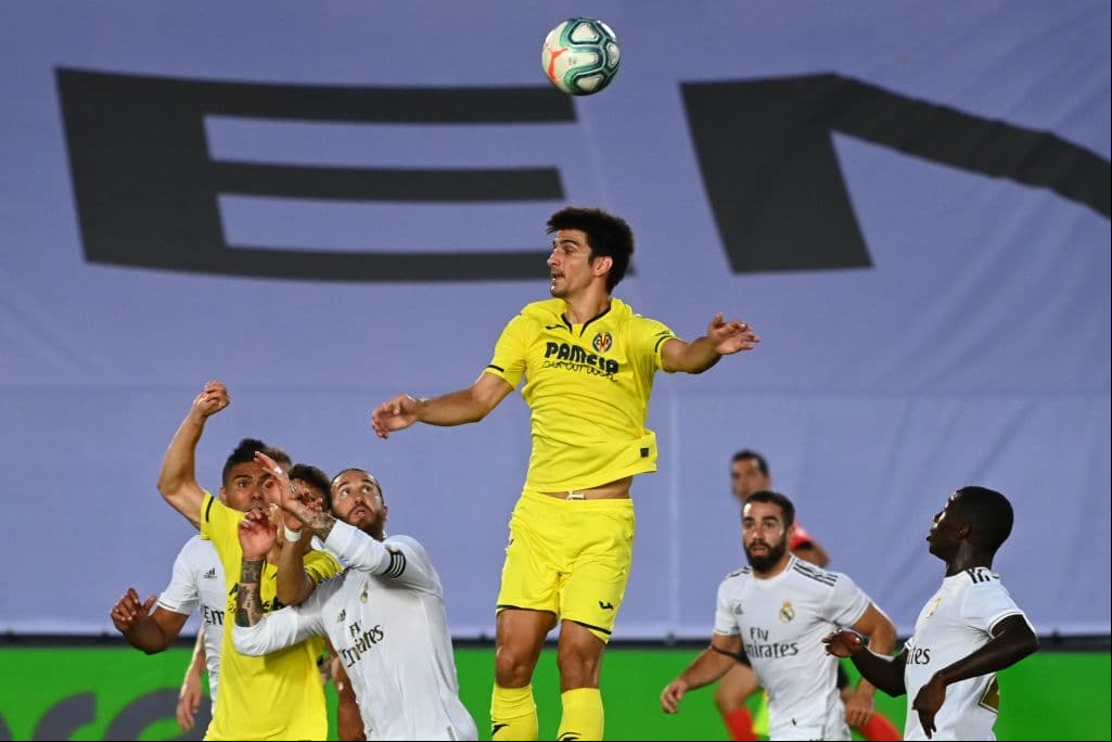 El Real Madrid manda toda su artillería a los tiros de esquina, pero el Villarreal ha marcado estupendamente por aire.