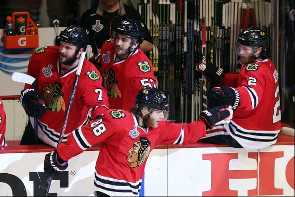 Desde el 1938 los Chicago Blackhawks no ganaban en su propia casa. Este es el tercer título en seis años