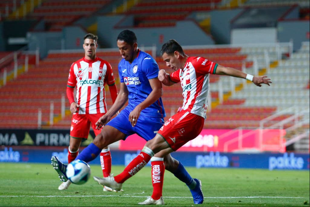 Con gol de vestidor, Luis Romo (3’) adelantó a La Máquina y Juan Escobar Chena (26’) sentenció el duelo. Cruz Azul llegó a nueve unidades para posicionarse momentáneamente en la cima de la competición. Los Rayos consiguieron su tercera derrota y se quedan con cuatro puntos en la parte baja de la tabla.