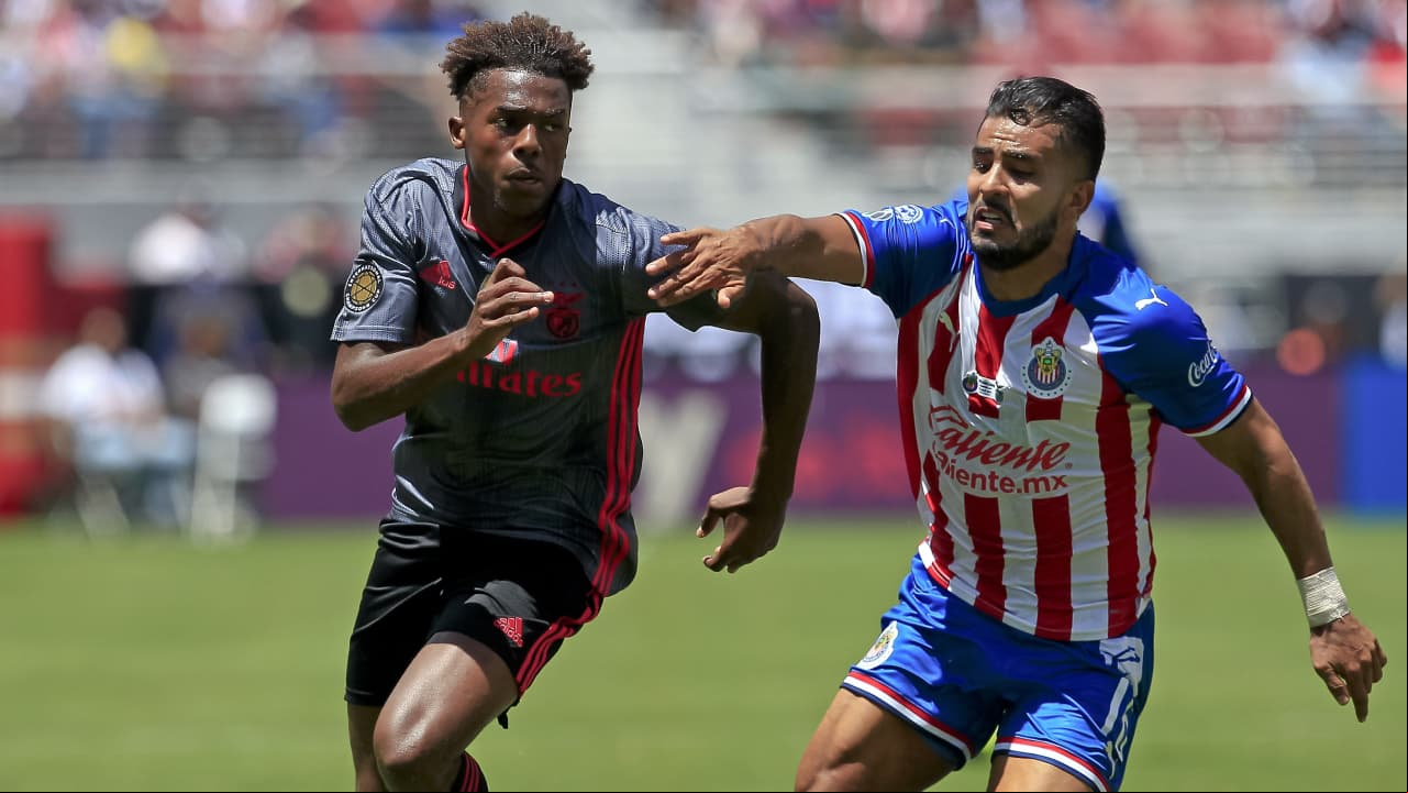 El joven Nuno Tavares fue un dolor de cabeza para Ponce.