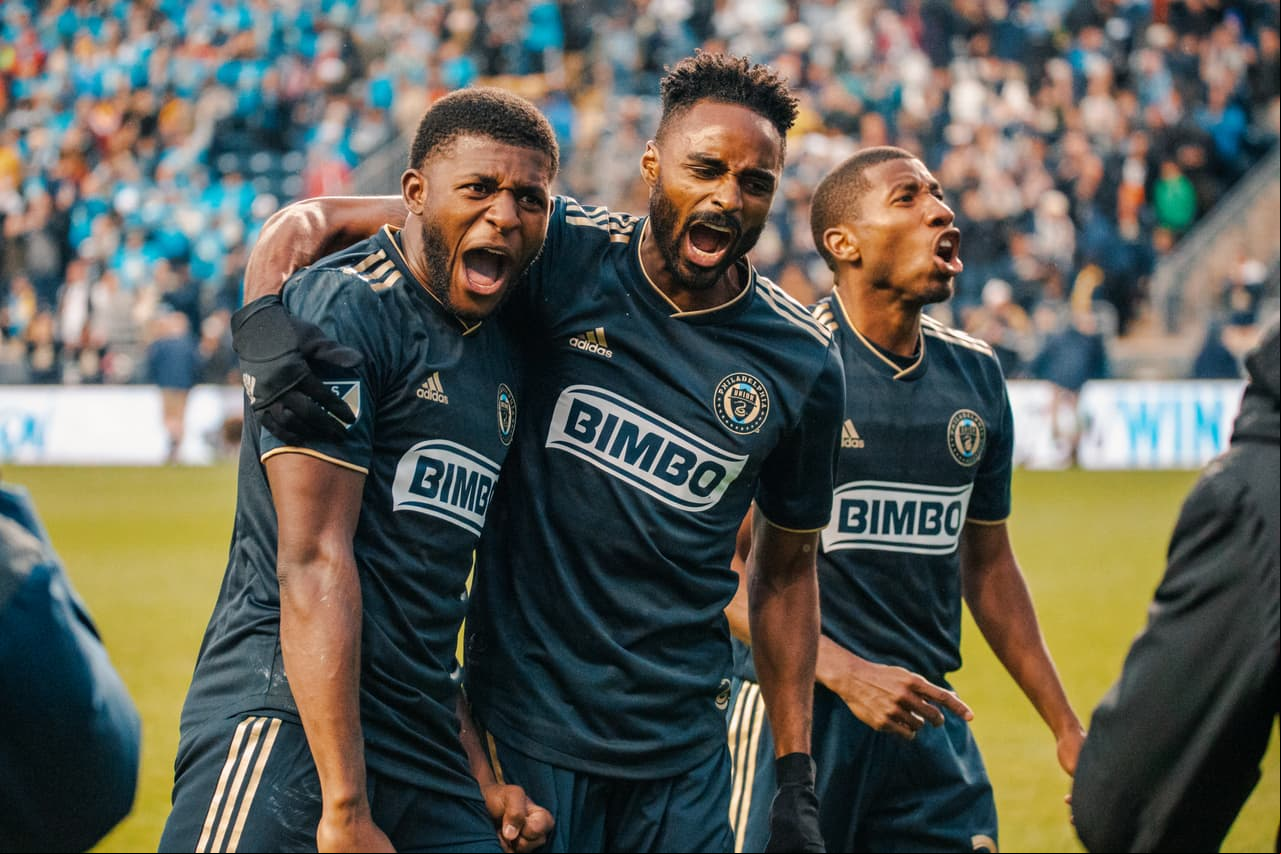 Philadelphia Union 4-3 New York RB. Bedoya, Elliott, Picault y Marco Fabián anotaron para los de casa; Sims, Parker y Barlow lo hicieron por la visita.
