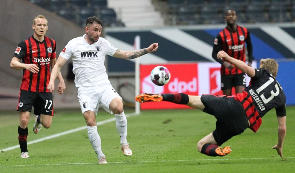 Frankfurt se impone a Augsburg con marcador de 2-0. Los goles a favor del Eintracht fueron por Martin Hinteregger al minuto 37 y André Silva al 58', durante la Jornada 30 de la Bundesliga.