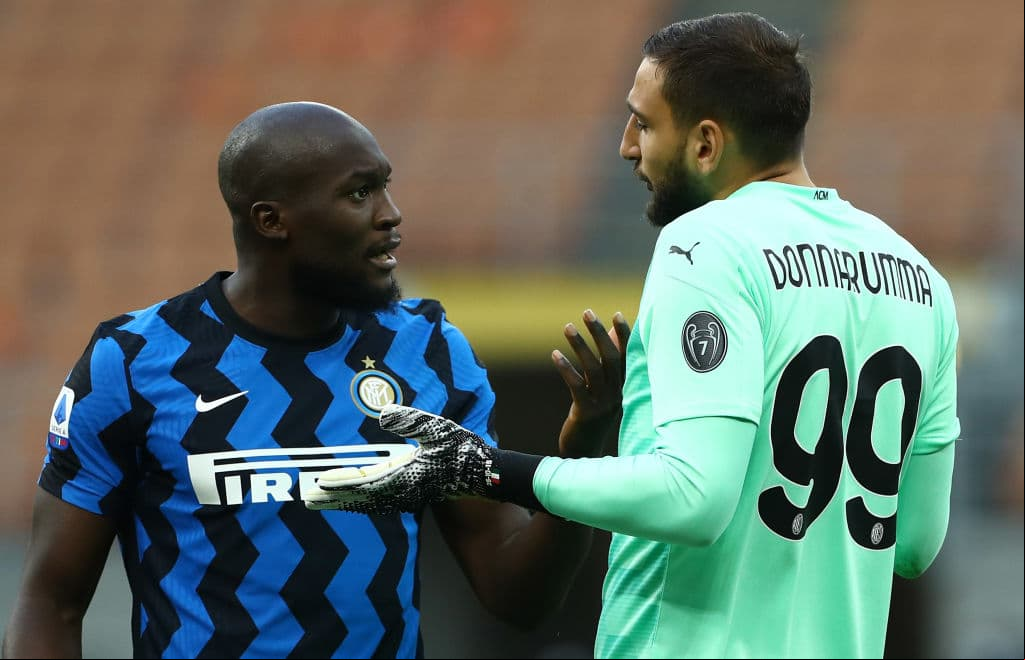 El primer gol de Zlatan (13’, 16’) fue cobrando un penal que atajaba Handanovic, pero el sueco la metió en un segundo toque; el segundo fue de una espectacular volea. Lukaku (29’) descontó por el Inter. Milan se medirá al Celtic en la Europa League y el Inter enfrentará al Mönchengladbach en la Champions.