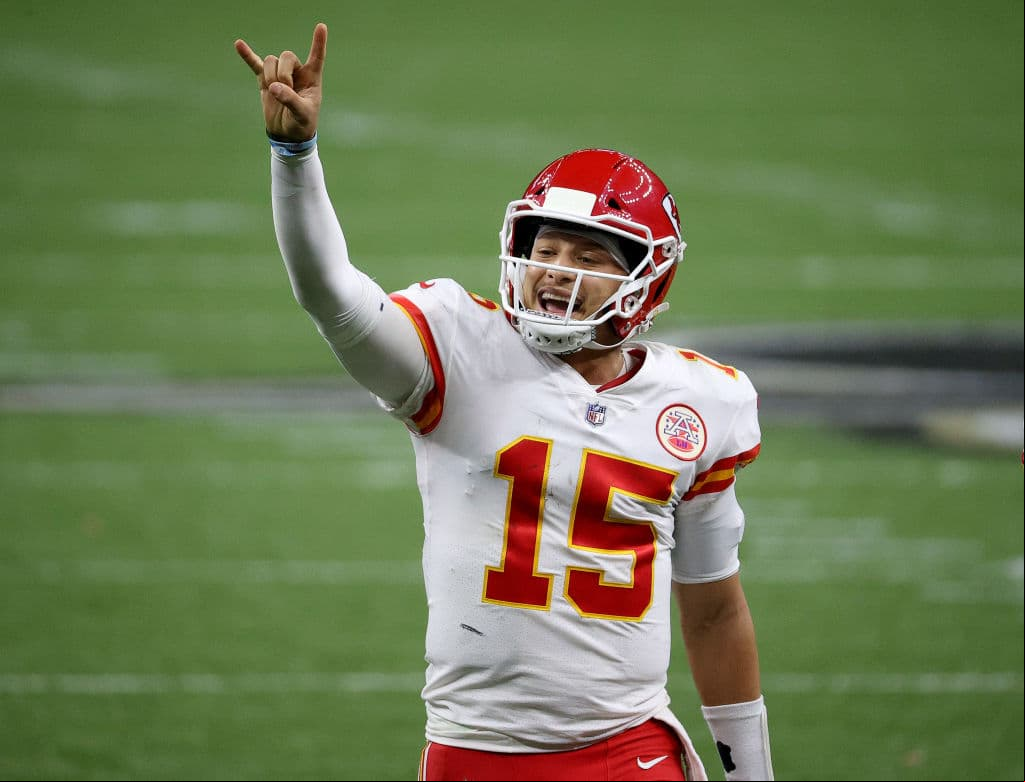 Lo bueno | No hay ofensiva más poderosa que la de Kansas City ya que son el equipo que más yardas tuvo en la temporada regular.