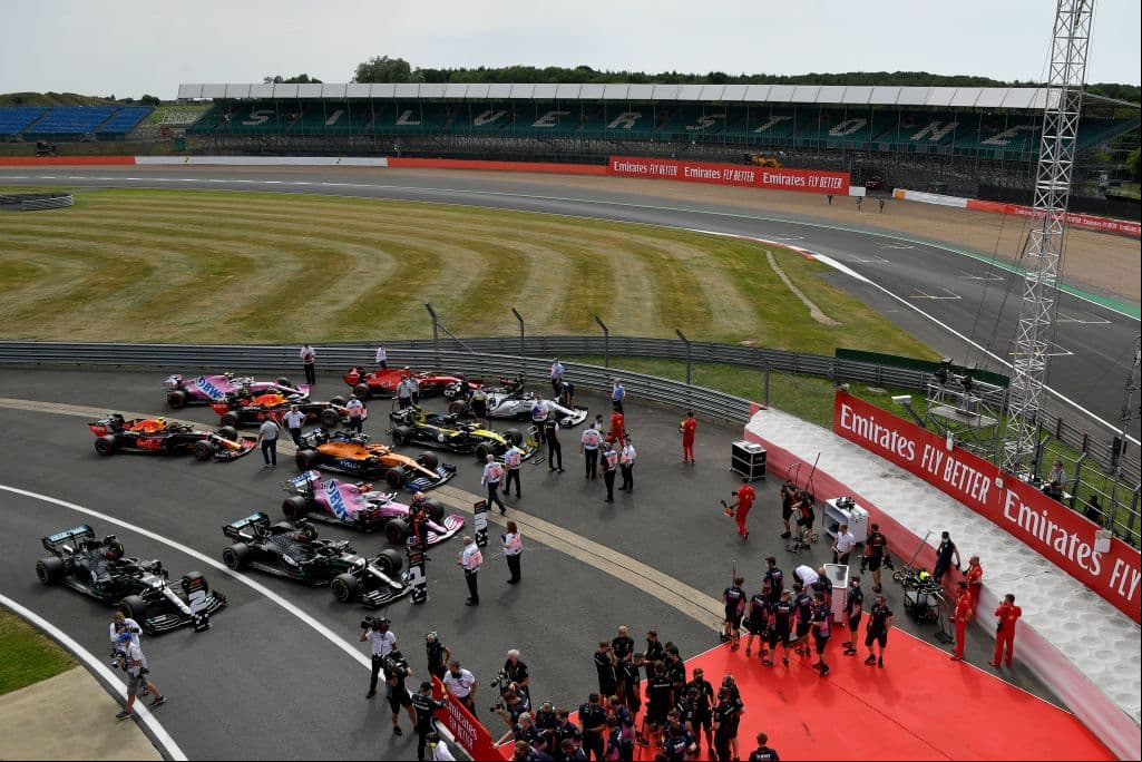 El resto de los pilotos arrancarán en el siguiente orden: E. Ocon, S. Vettel, C. Sainz, R. Grosjean, G. Russell, D. Kvyat, K. Magnussen, N. Lafiti, A. Giovinazzi y K. Räikkönen.