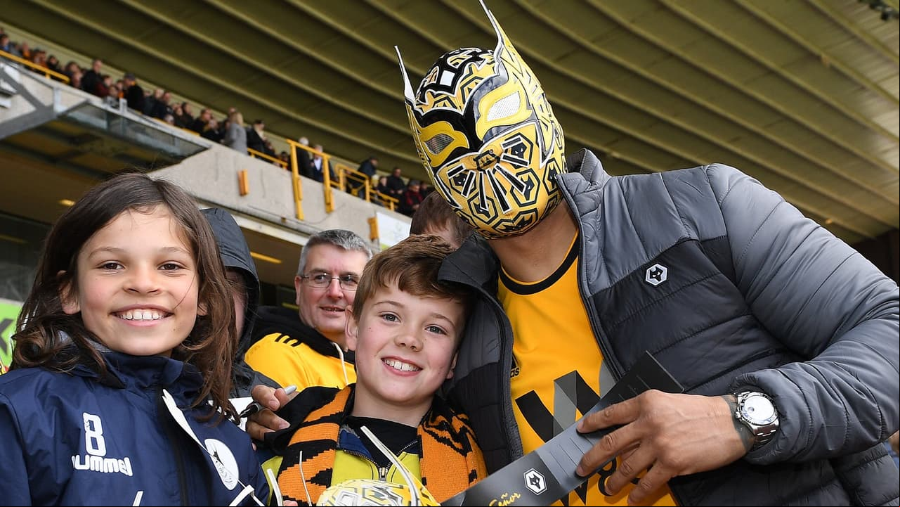 <b>Wolverhampton (Inglaterra)</b>
<br>Estadio: Molineux Stadium