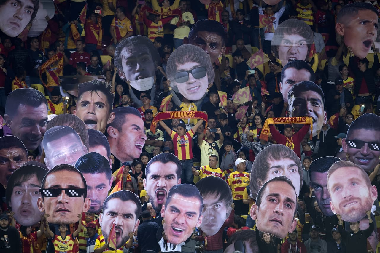 Muestran las caras de sus jugadores para que sientan el apoyo desde las gradas.