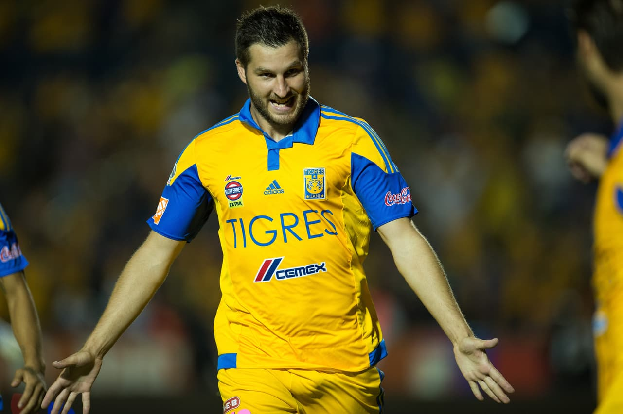 Gignac, superado solo por Benzema y Giroud entre delanteros de la selección sa