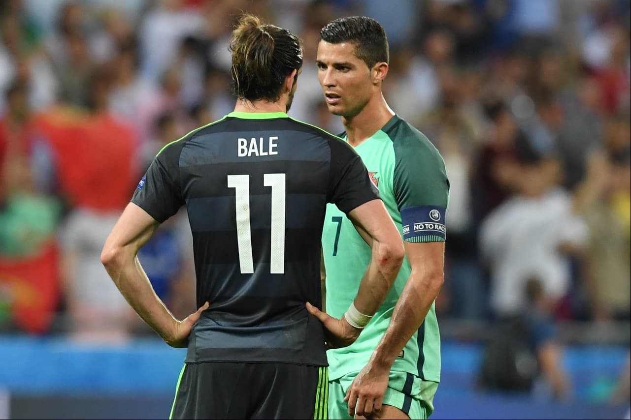 Bale también le compartió algunas opiniones a Cristiano que lo escuchó atento en una unión pocas veces vista con sus 'rivales'.