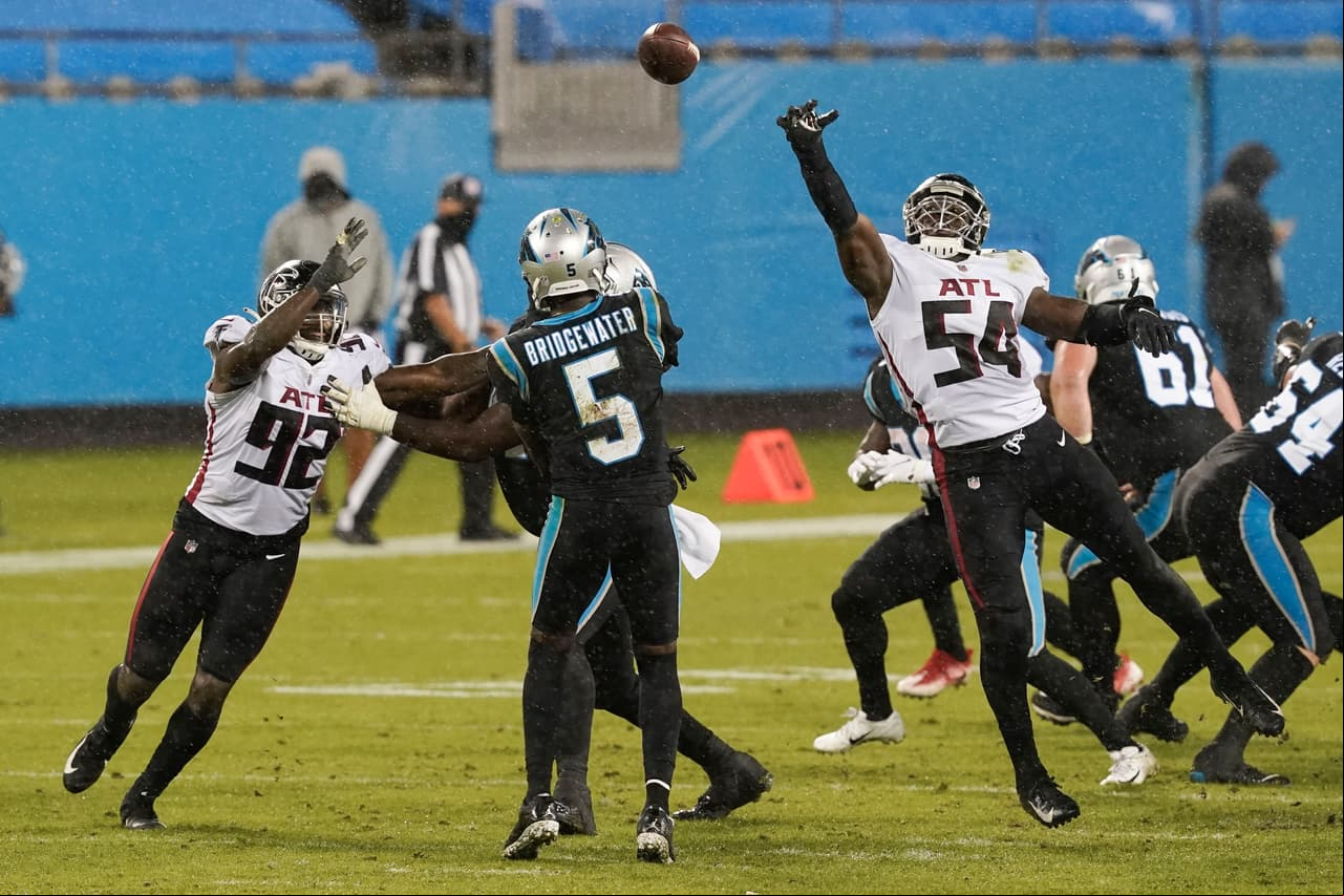 Atlanta consigue despertar un poco la defensa y consiguen la victoria 25-17 sobre las Carolina Panthers en el Thursday Night.