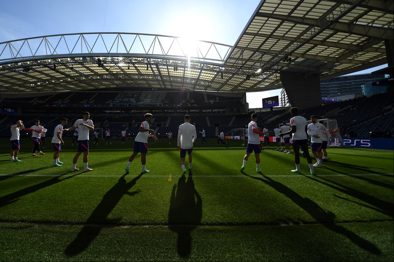 Último entrenamiento y listos… Chelsea y Manchester City reconocieron la cancha del Do Dragao y están listos para la Final de la UEFA Champions League que disputarán este sábado en Porto.