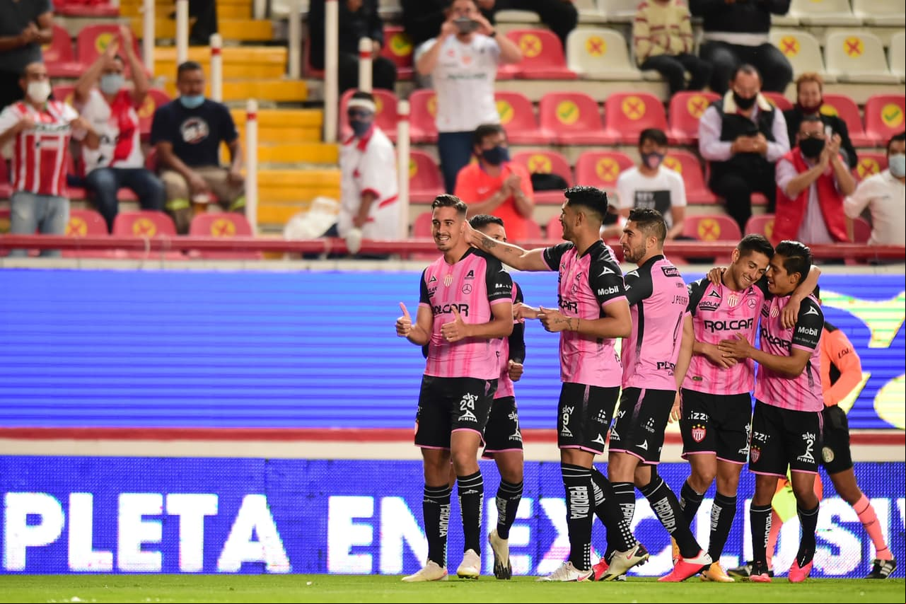 Ian González (4’) abrió el marcador muy temprano en el partido. Malagón se vistió de héroe y atajó un penal para impedir el empate. En la recta final, Arce (81’) metió el tanto de la victoria. Necaxa visitará a Querétaro y Tijuana visitará a Toluca en la J15.
